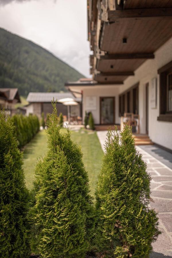 Hotel Bergland Cadipietra Extérieur photo
