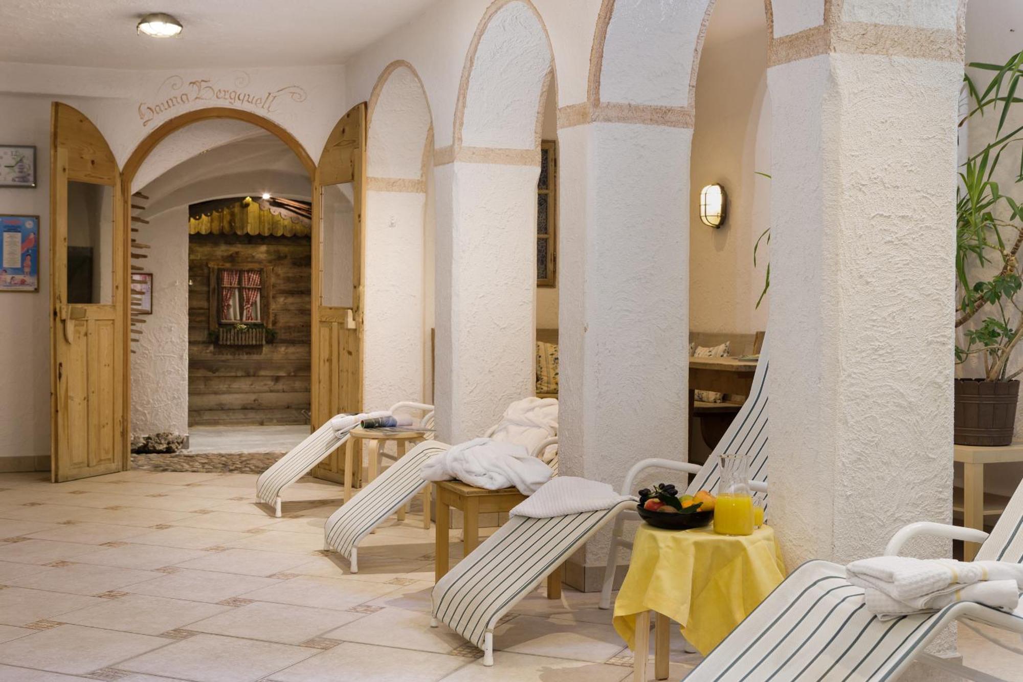 Hotel Bergland Cadipietra Extérieur photo