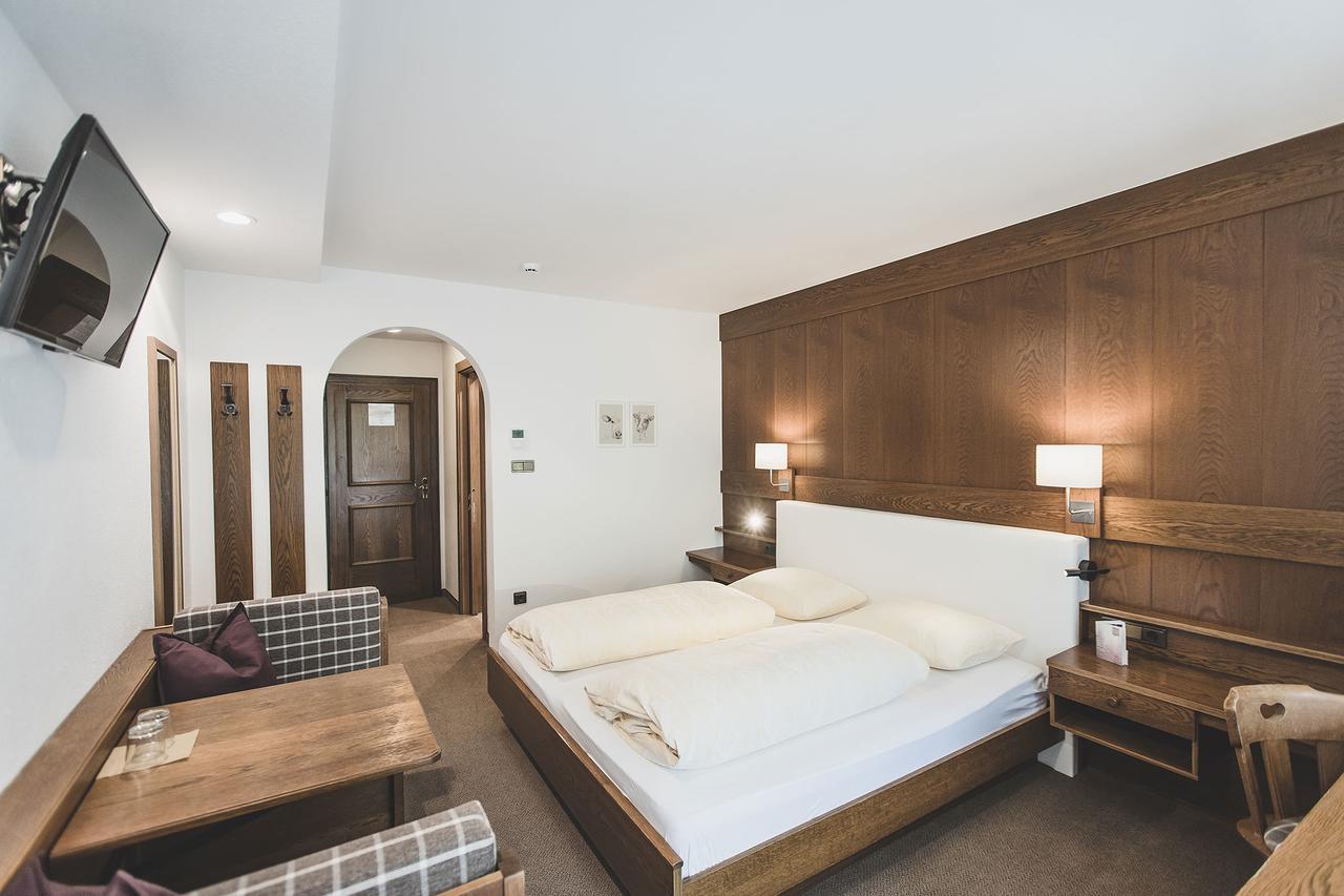 Hotel Bergland Cadipietra Extérieur photo